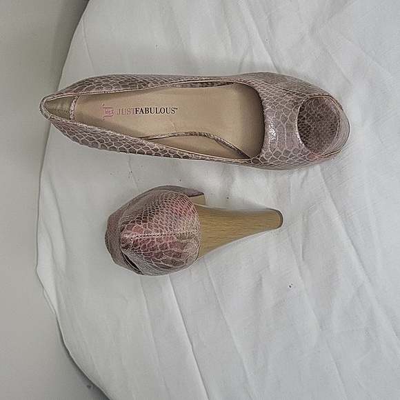 Heels - Picture 1 of 3